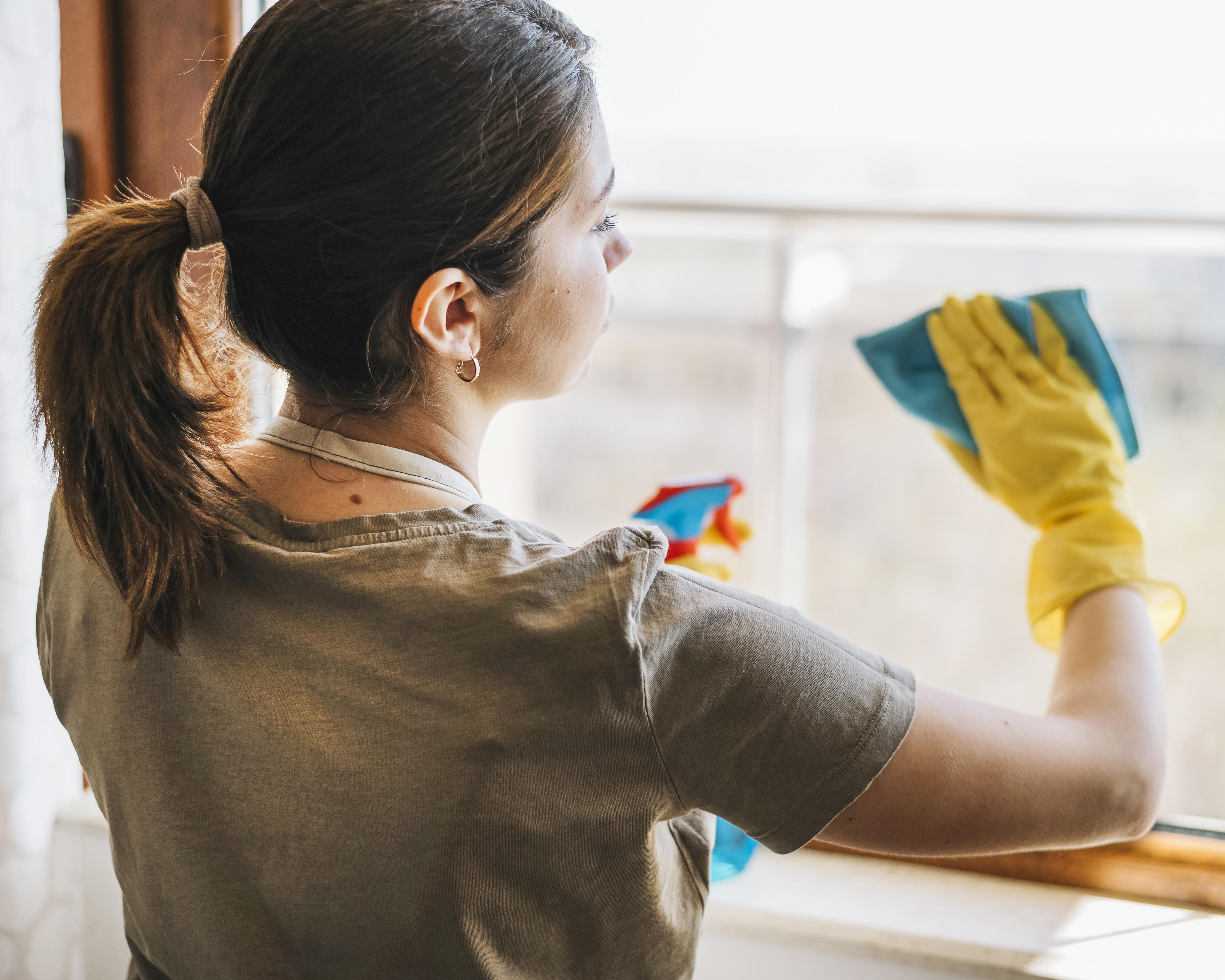 Hypercleaner technician cleaning inside a home